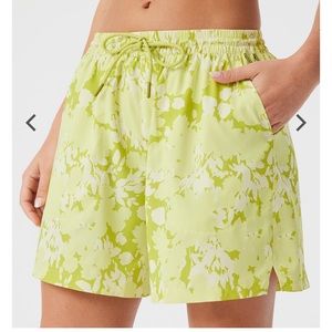Outdoor Voices SolarCool 5” Shorts, Hyper Green Floral